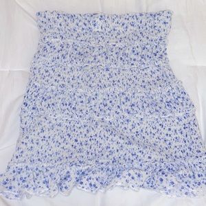 Skylar+Madison Tight-fitting Blue floral skirt